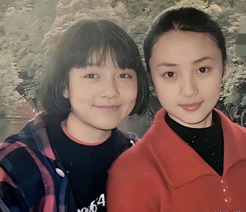 难怪黄磊说，蒋勤勤刚进大学第一天，整个校园都轰动了，大家都来一睹芳容！那个时候的