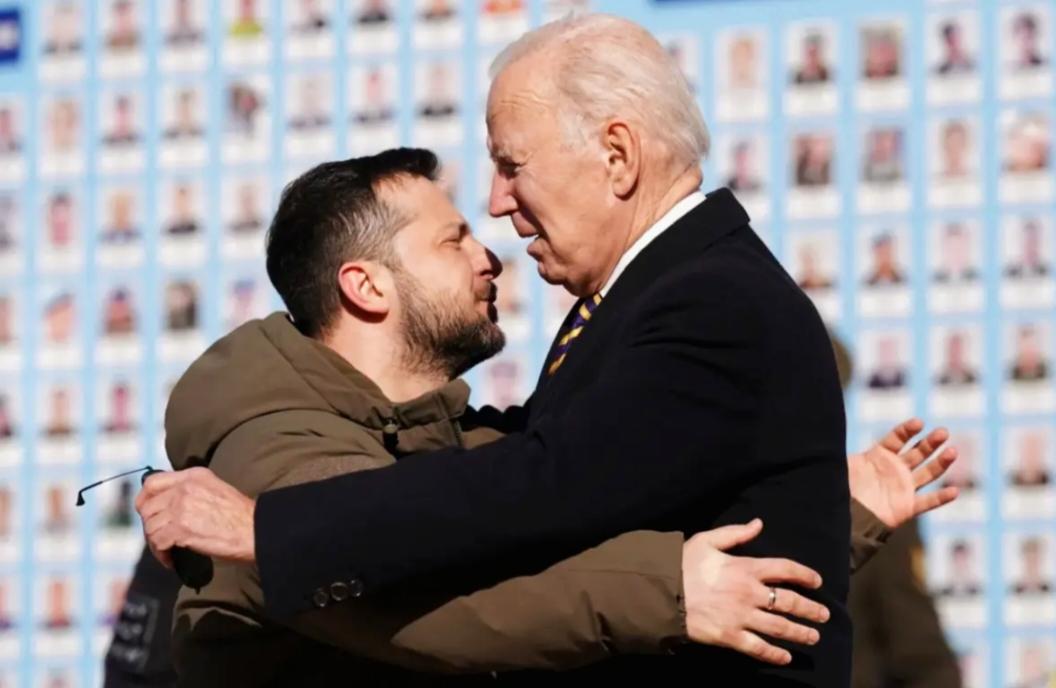 泽连斯基这下估计头大了，特朗普一发话，感觉他的处境更难了。据《俄罗斯卫星通讯社》