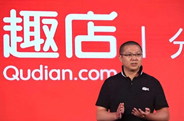 曾在东方甄选刷礼当榜一大哥被拉黑，如今要补7.9亿税，罗敏又火
