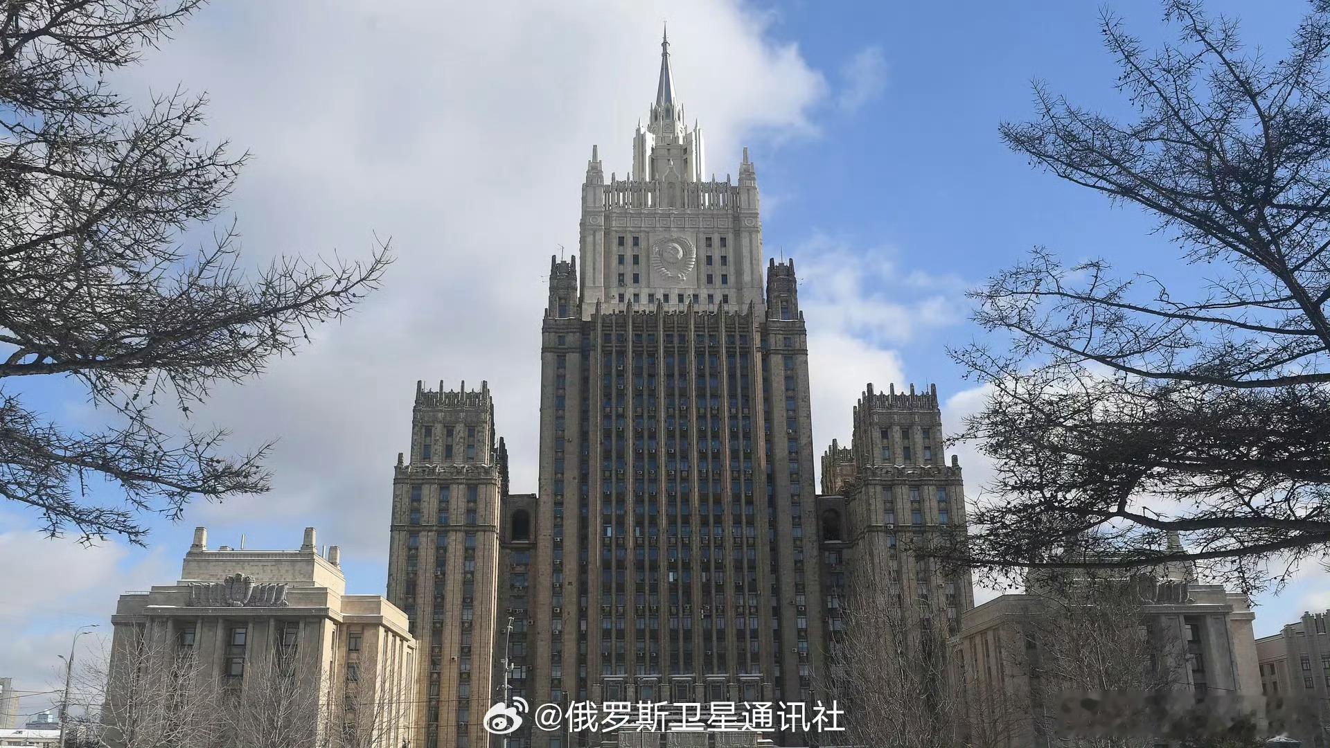 【俄外交部：俄方愿考虑与基辅谈判的建设性提议 】俄罗斯外交部副部长加卢津在接受《