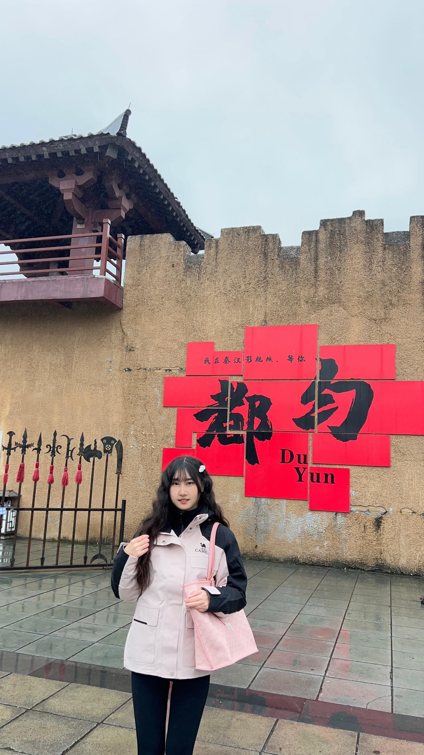 脚踏实地打拼属于自己的未来，再累也无所谓，工作需要劳逸结合，来贵州了顺...