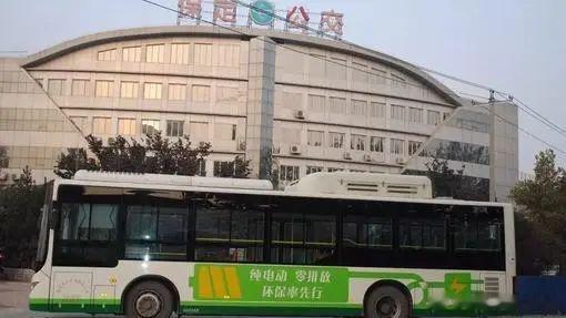 【#保定停运公交暂无力恢复#：资金紧张电池超期限，纯电公交被迫全部退出】近日有河