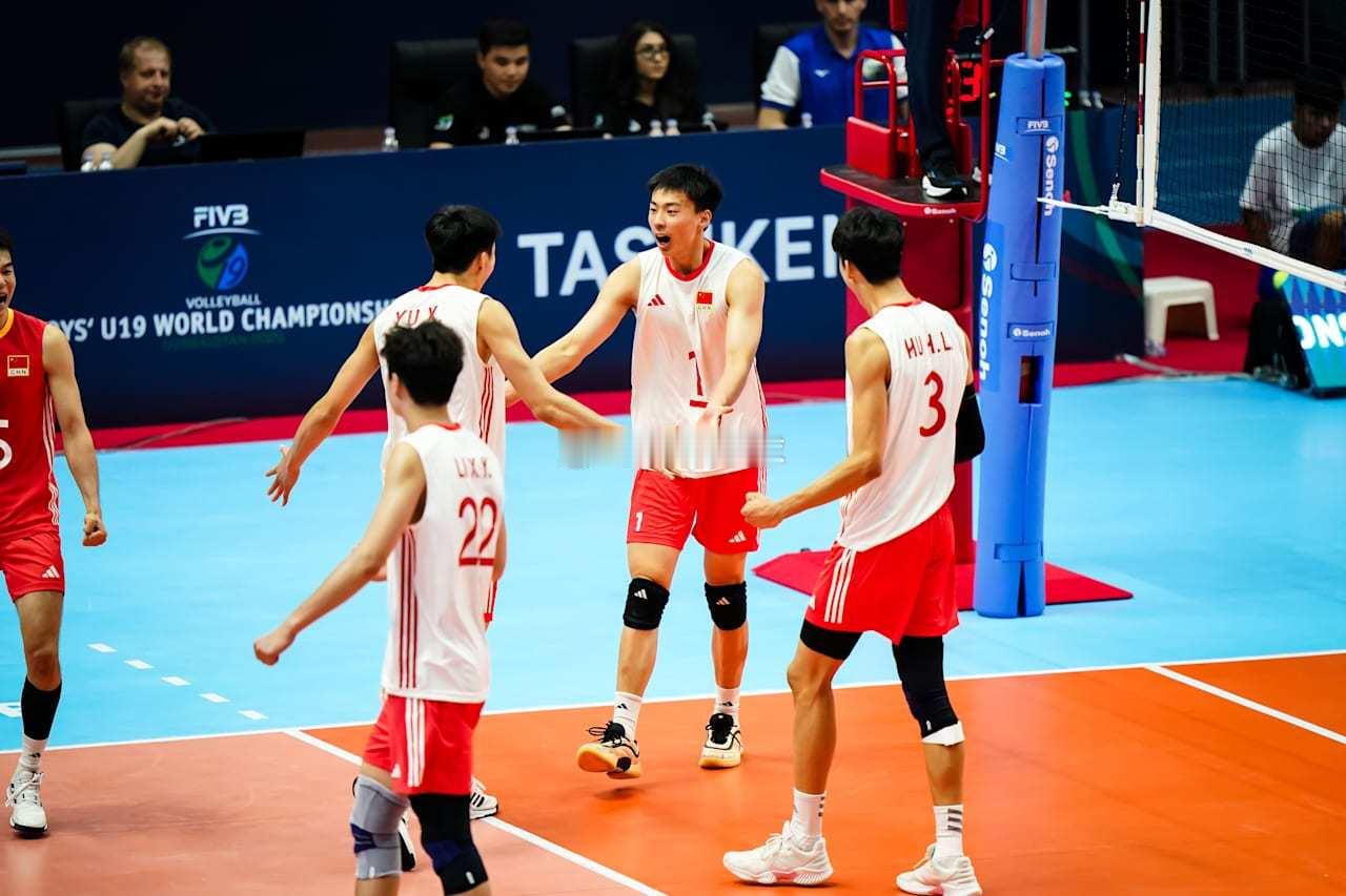 中国U19男排3-2法国中国男排个人得分统计丁浩成：18分（33扣15中5失误被