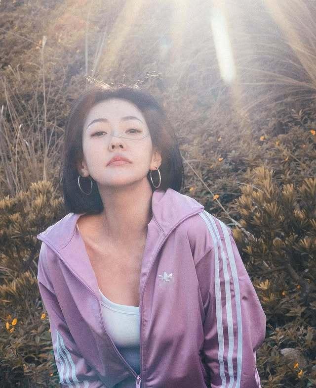 这个女人怎么这么时尚啦‼️ 