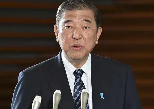 日本政坛有变！内阁官员竟然集体表示辞职，这中间到底发生了什么？

根据有关新闻报