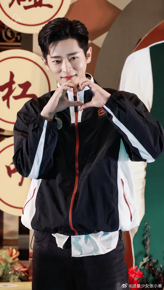 丞磊玉簟秋杀青请客 丞磊杀青逆应援，真的有点吃太好了吧！丞磊杀青逆应援