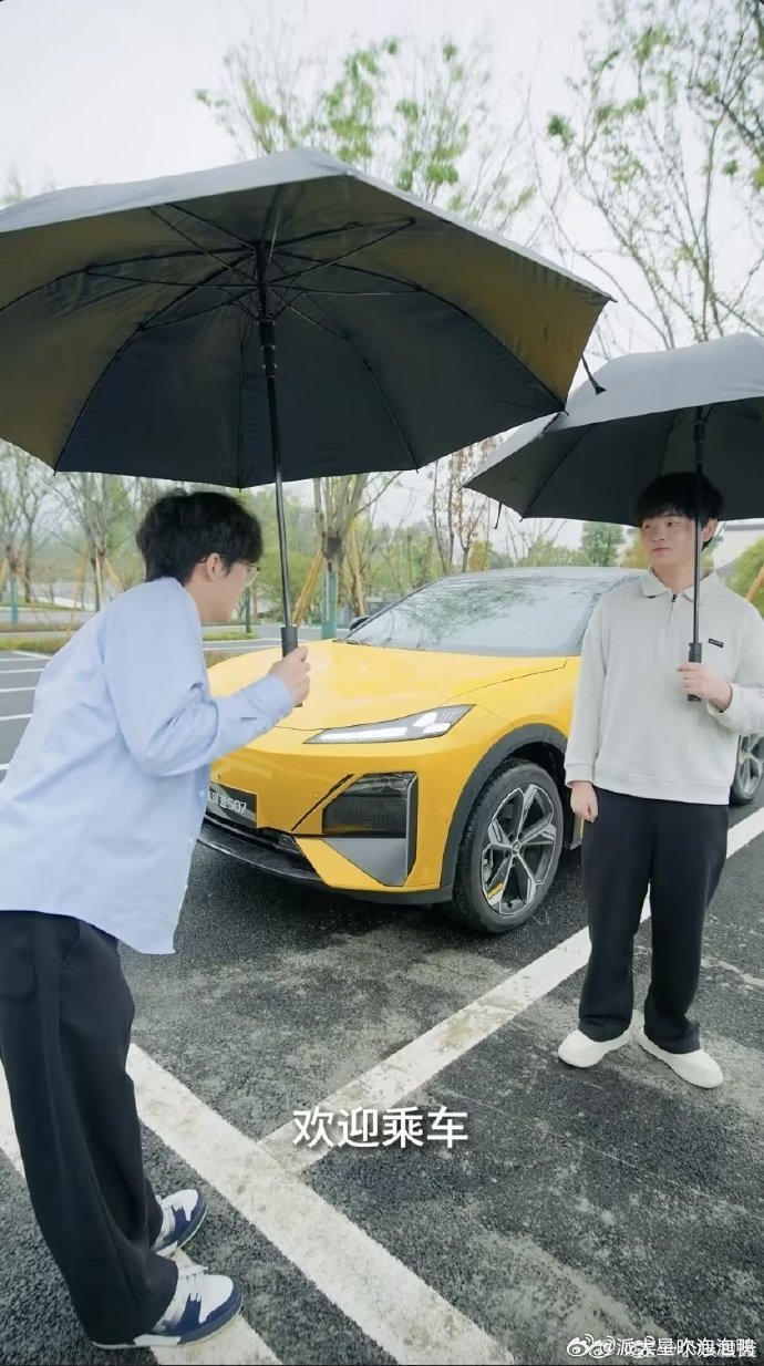 重庆狼队清清皖皖合体清清和皖皖合体的画面真的很有笑点✨清清提到自己科目二挂了两次