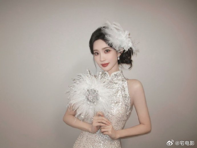 李一桐[超话]李一桐孟子义对我眼睛很好李一桐孟子义民国旗袍造型你好星期六 李一桐