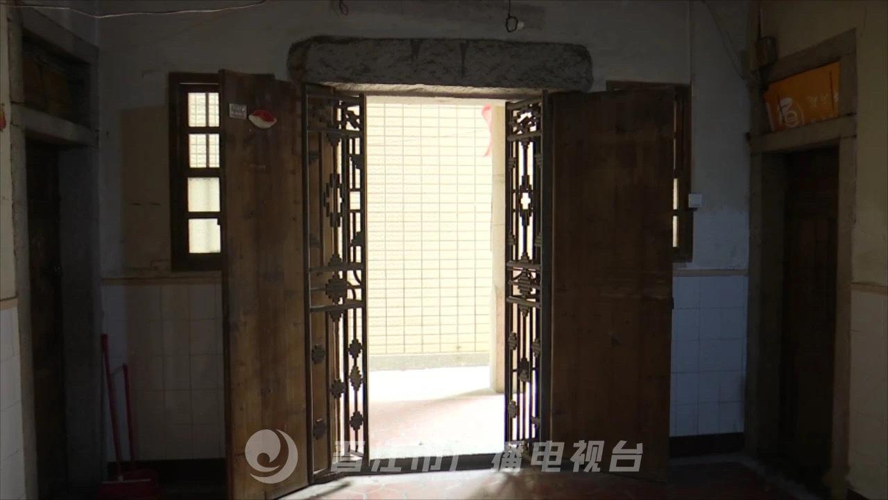 #福建一男子两次入室盗窃警方快速抓获# 日前，福建晋江警方接到青阳街道莲屿社区居