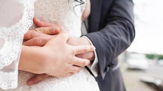 宁波亚德客公司男上司迷上已婚女下属婚外情曝光遭开除反索赔43万法院判决结果全网炸