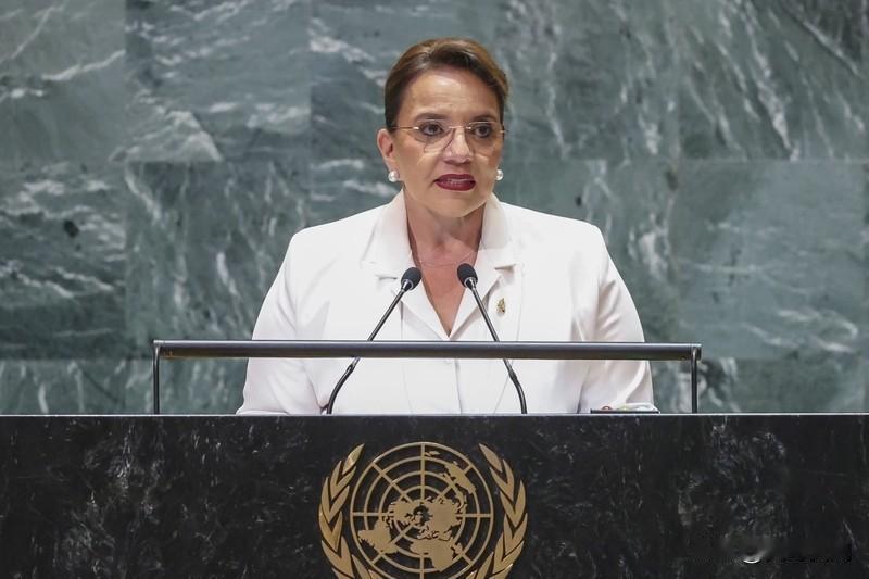 2025年12月9日，洪都拉斯现任总统、左翼自由与重建党领导人希奥玛拉·卡斯特罗