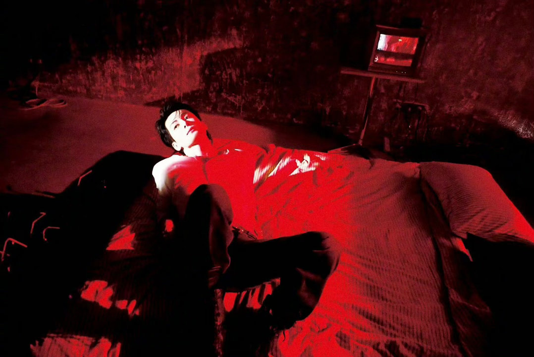 曾舜晞32秒怼脸拍曾舜晞领口开好大 内娱能把怼脸拍和领口开大同时驾驭得不油腻的，