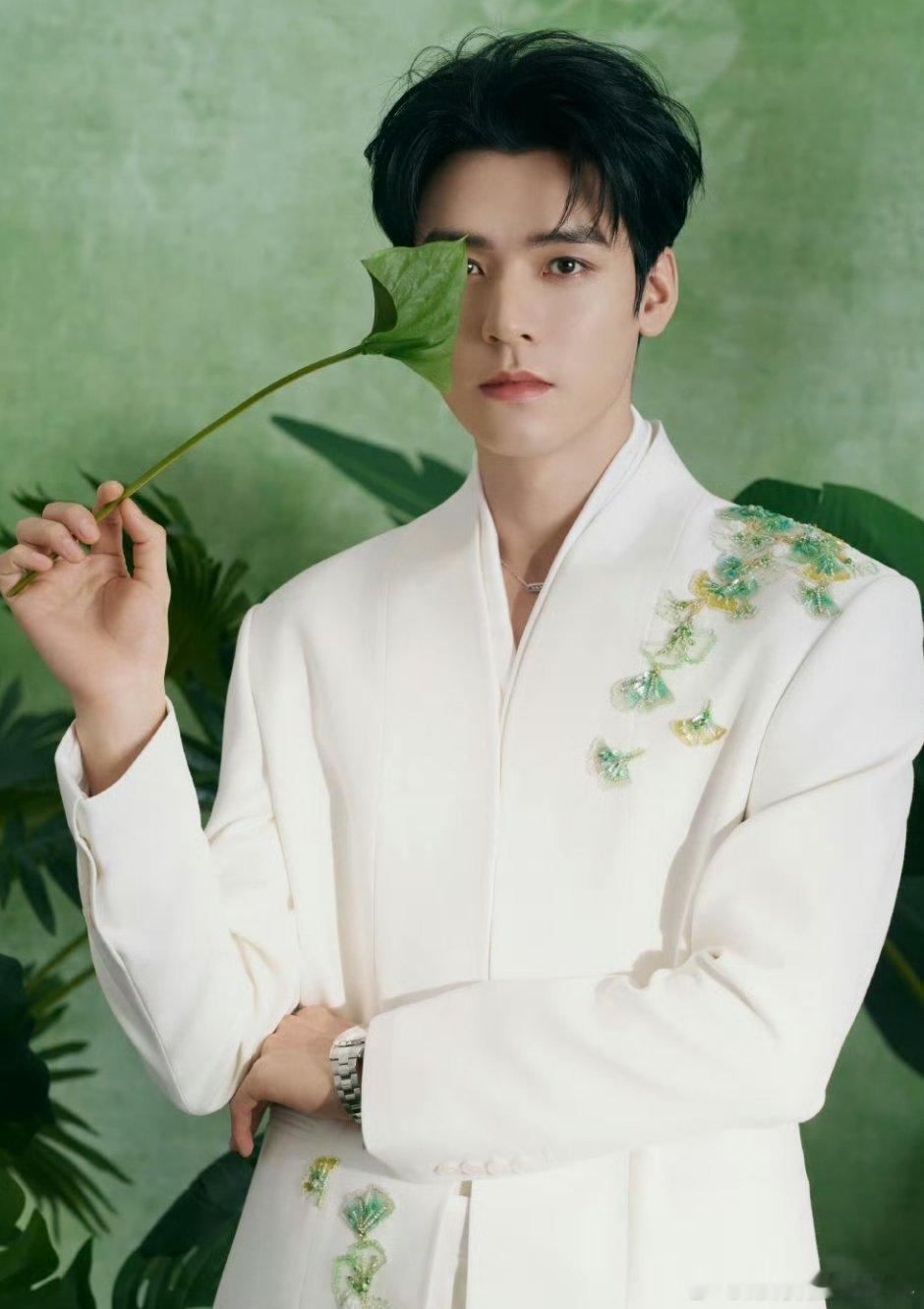 吴磊龚俊田嘉瑞中国网络视听盛典出图造型！今晚见