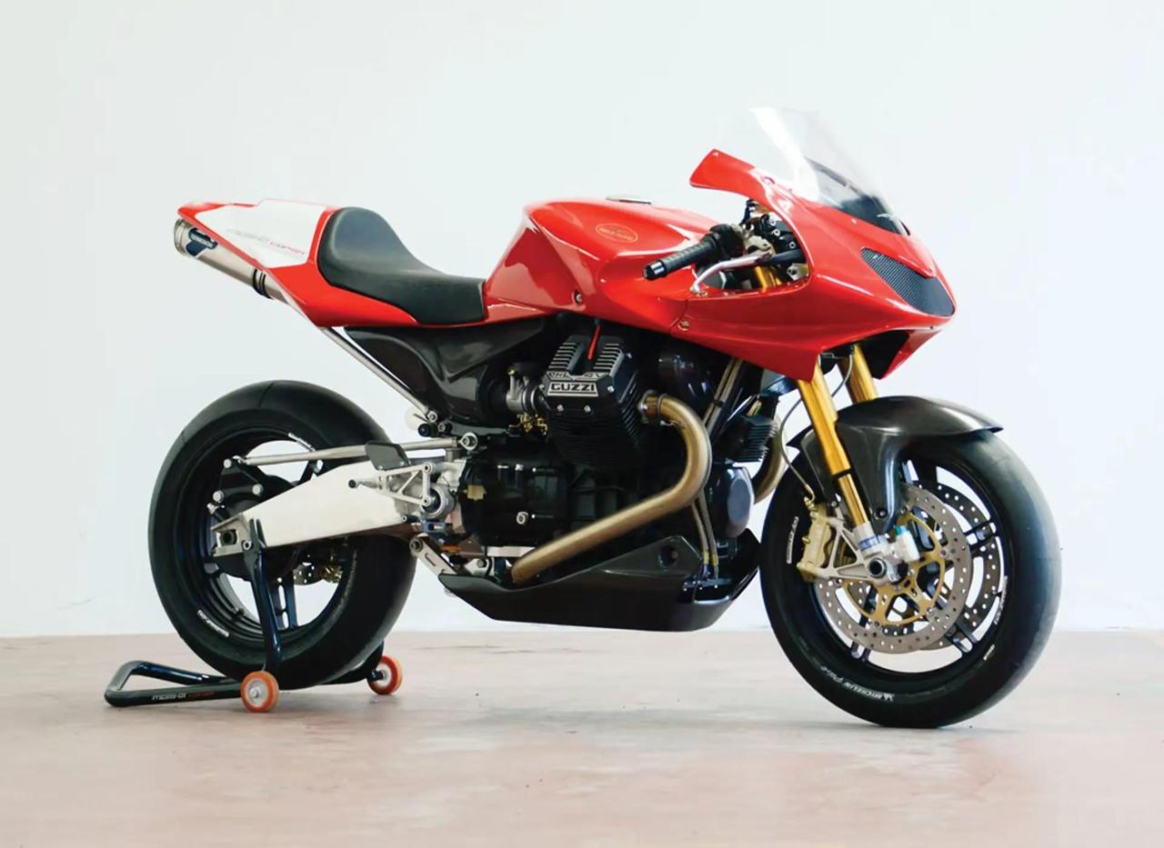 摩托古兹 MGS-01 Corsa。MGS-01 Corsa是Moto Guzz