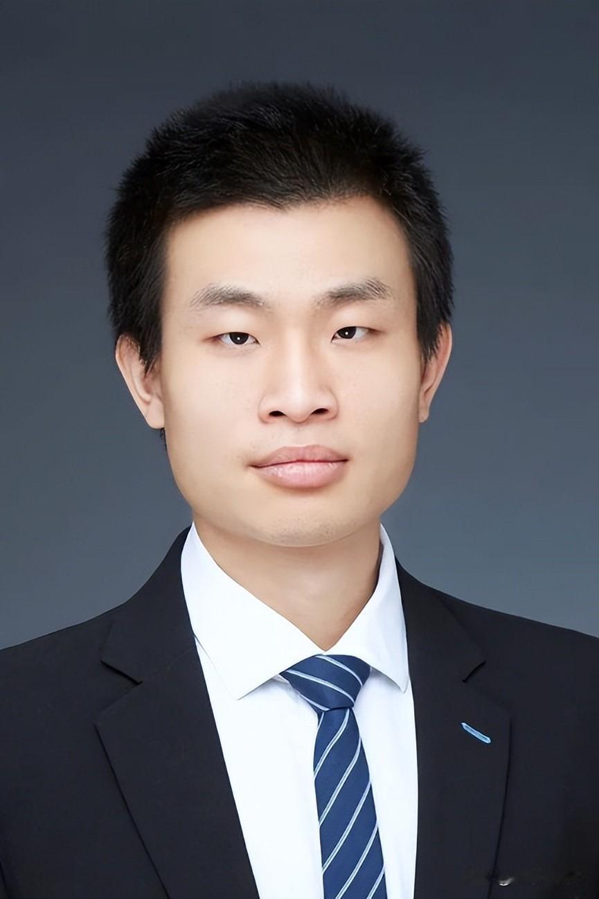 太棒了！祝贺韦东奕正式获聘北大长聘副教授，这次韦东奕不负众望，也是众望所归！国宝