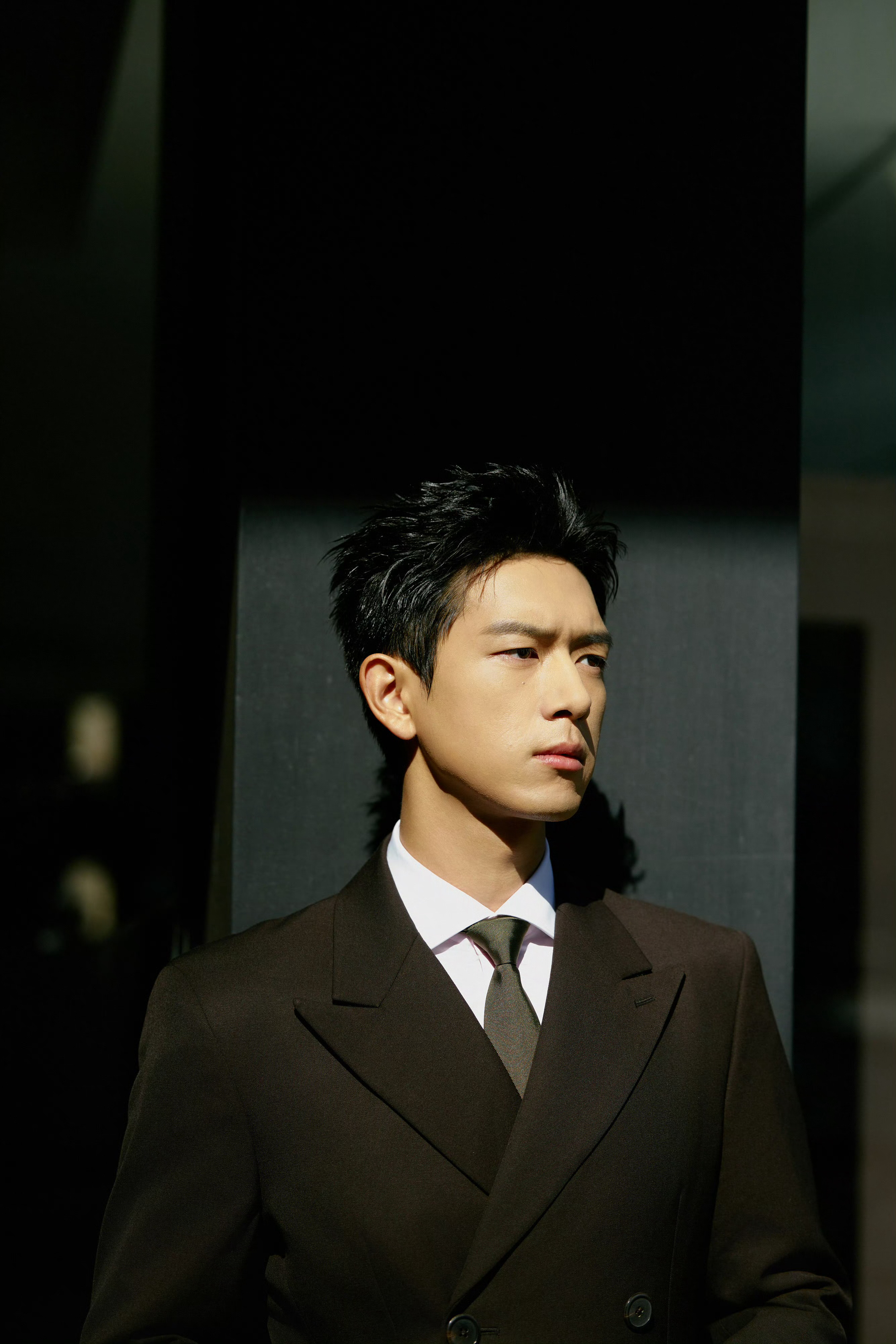 #李现说自己也是牛马打工人#。。。。李现说这话的一点都不了解普通人吧。。还好糊不
