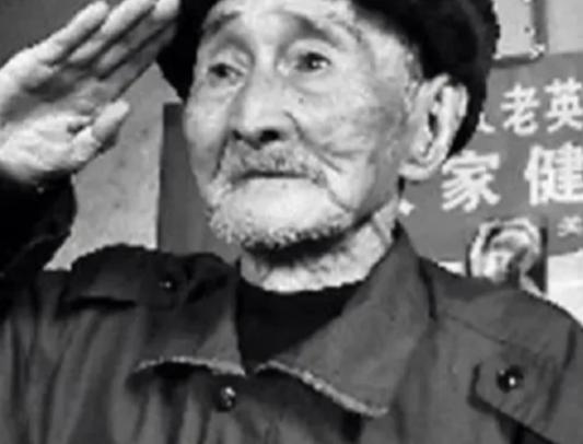 2013年，郑州一91岁老人在生日宴上说胡话，女儿听后吓得当晚就报案，老爷子到底