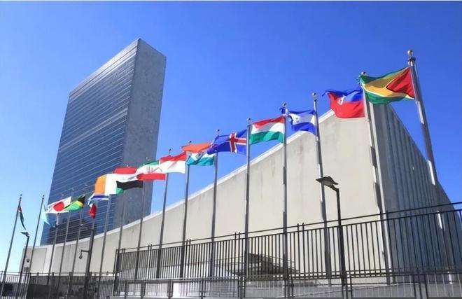 考虑伊朗感受了没？以后伊朗可以不交会费了吧？
13票赞成，2票弃权（中俄），第2