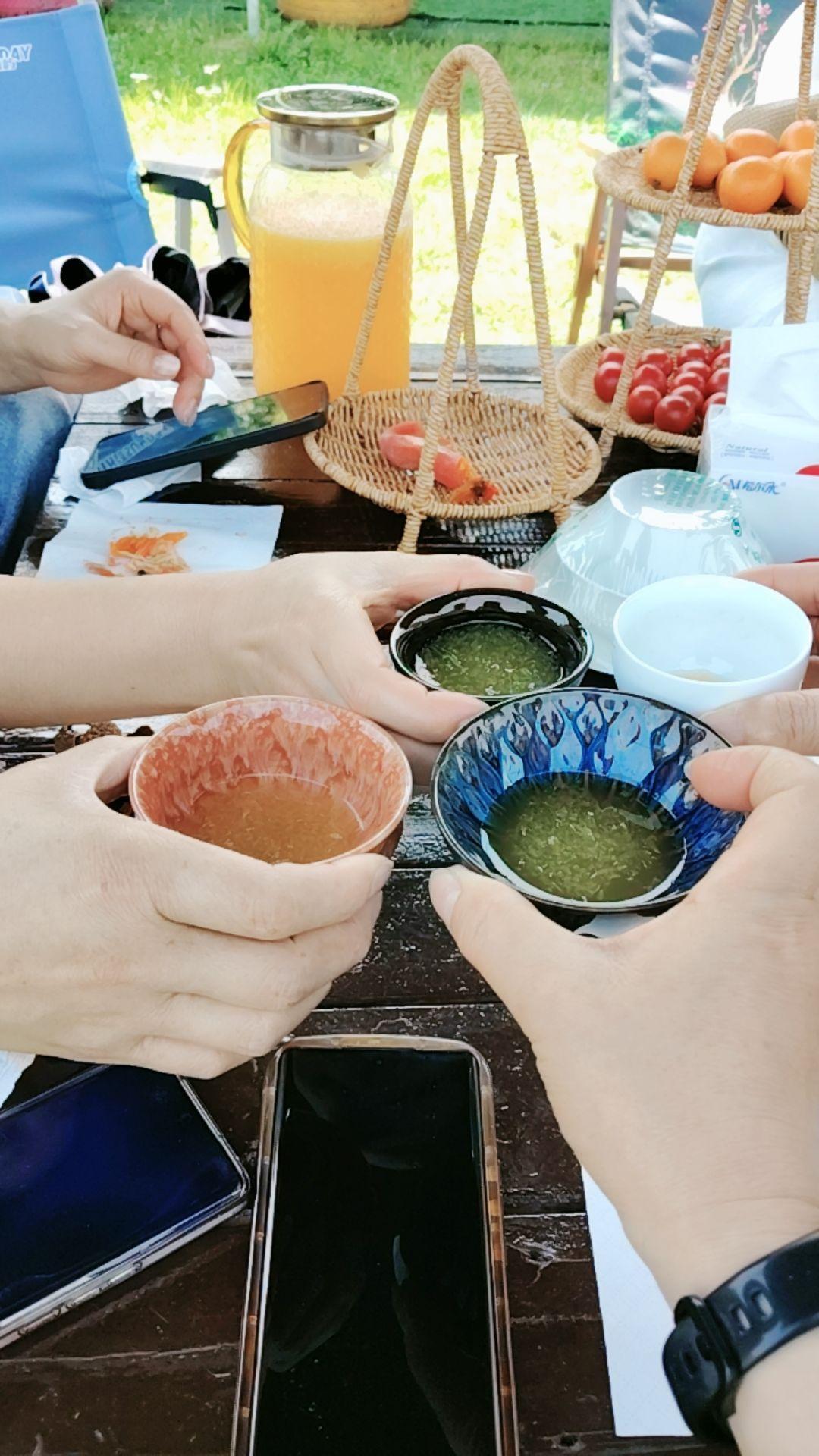 做自媒体，不为爆款，只为心安

做自媒体这几年，没有爆款，没有大火，
但我依然在