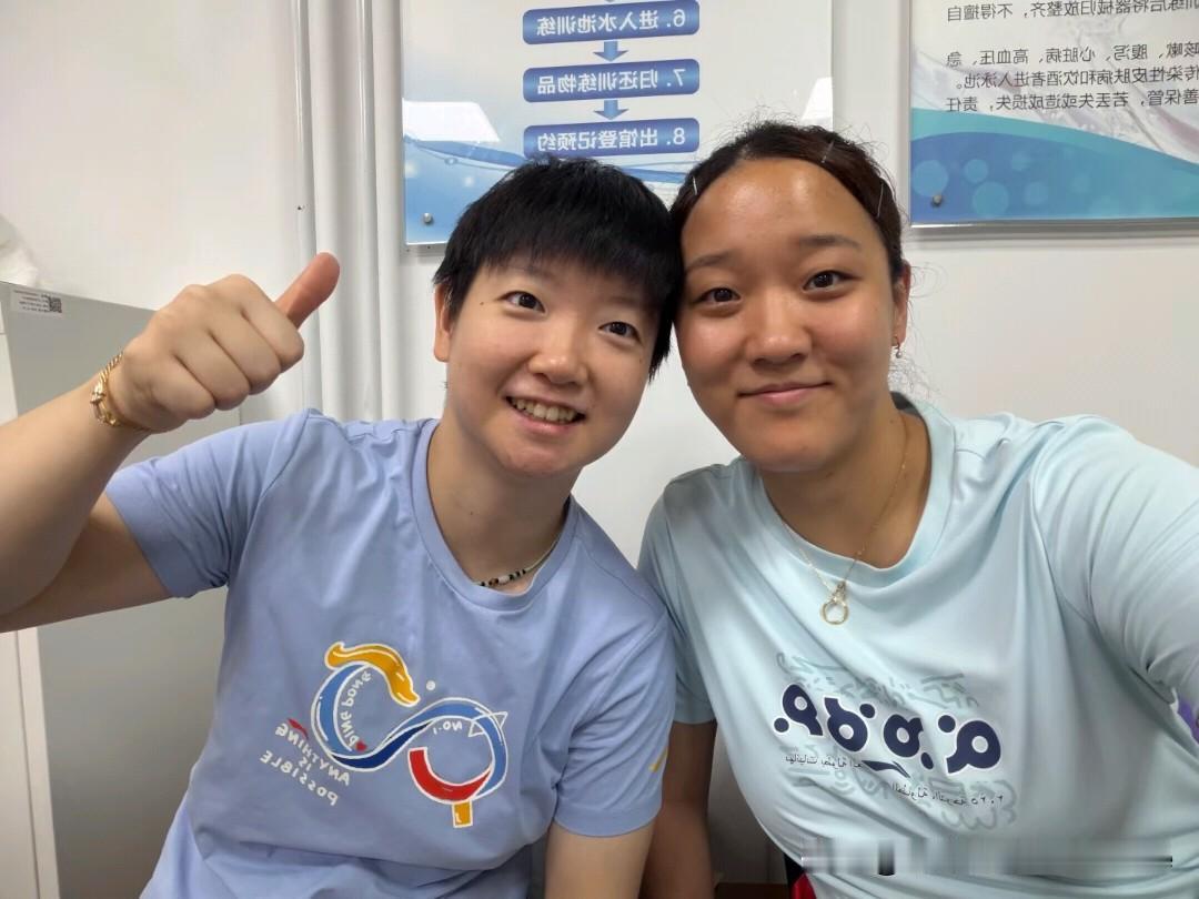 9月15日，孙铭阳社交平台更新动态分享多张和好朋友们的合影，配文“好久不见，朋友