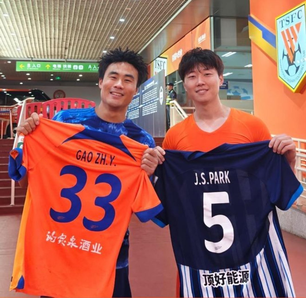 武汉三镇队韩国中卫朴志洙续约了吗？如果不续，我鲁可挖过来，原因如下：年龄合适，3