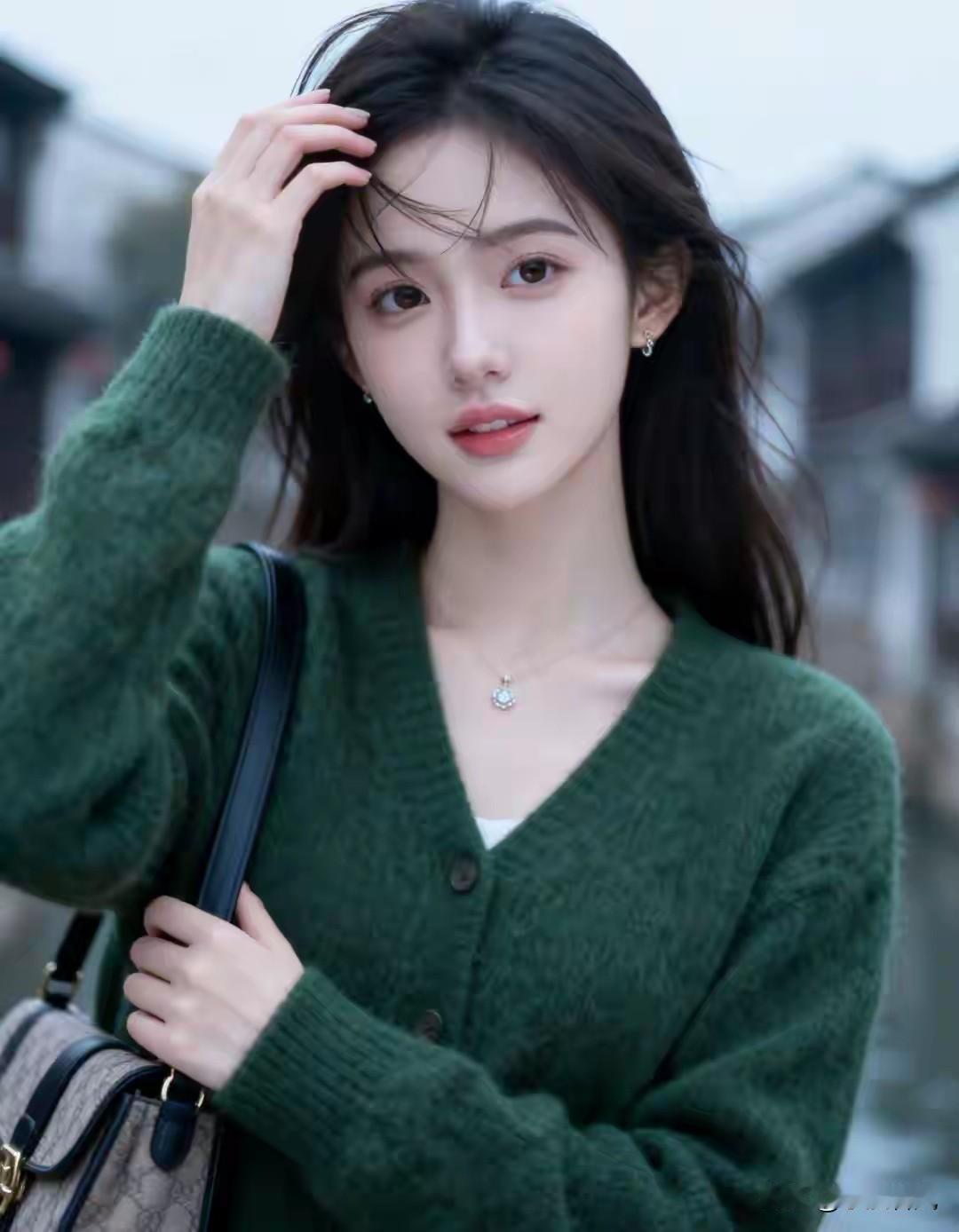 浏览网络文图，刷视频，短剧的时候，都看到那些有钱人的老婆，女儿说要买那什么名牌包
