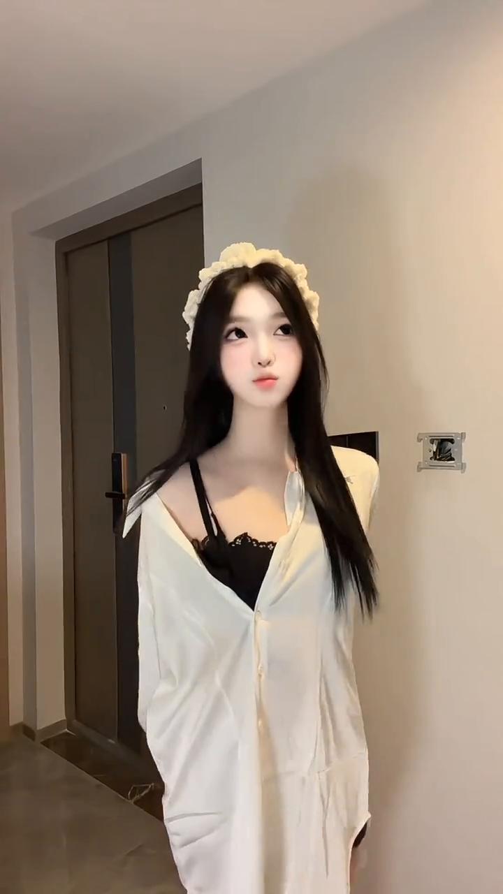 把大巴西跟猫咪打。