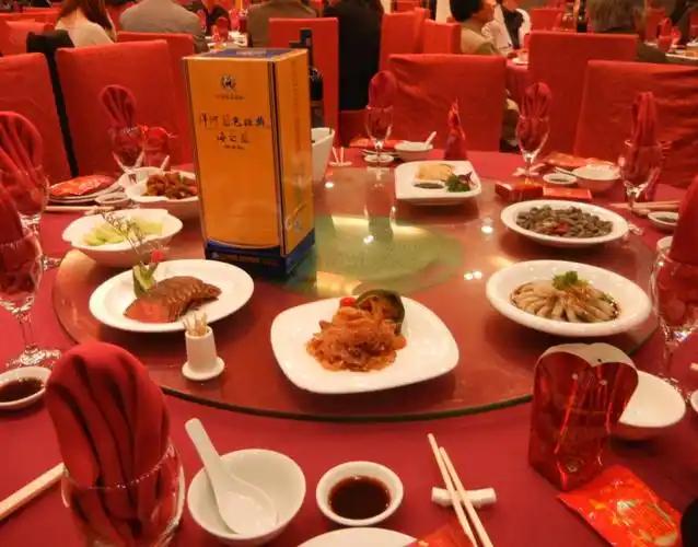 “冤不冤？”河南，一男子参加婚宴饮酒后安全返家，却不顾家人劝阻又开车外出打牌，最