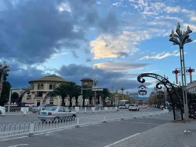 网民向云南省委书记留言反映昆明呈贡锦绣大街清和路到梁王路交通秩序的问题

📍?