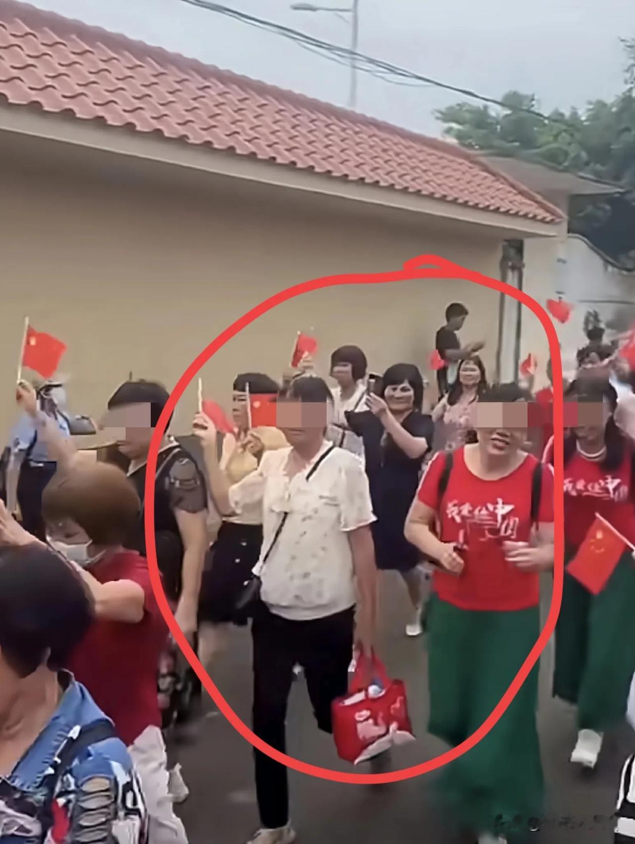 是什么人让迈合村好好的庆祝变味了！
我以前以为都是附近无聊的人过去凑个热闹！看了