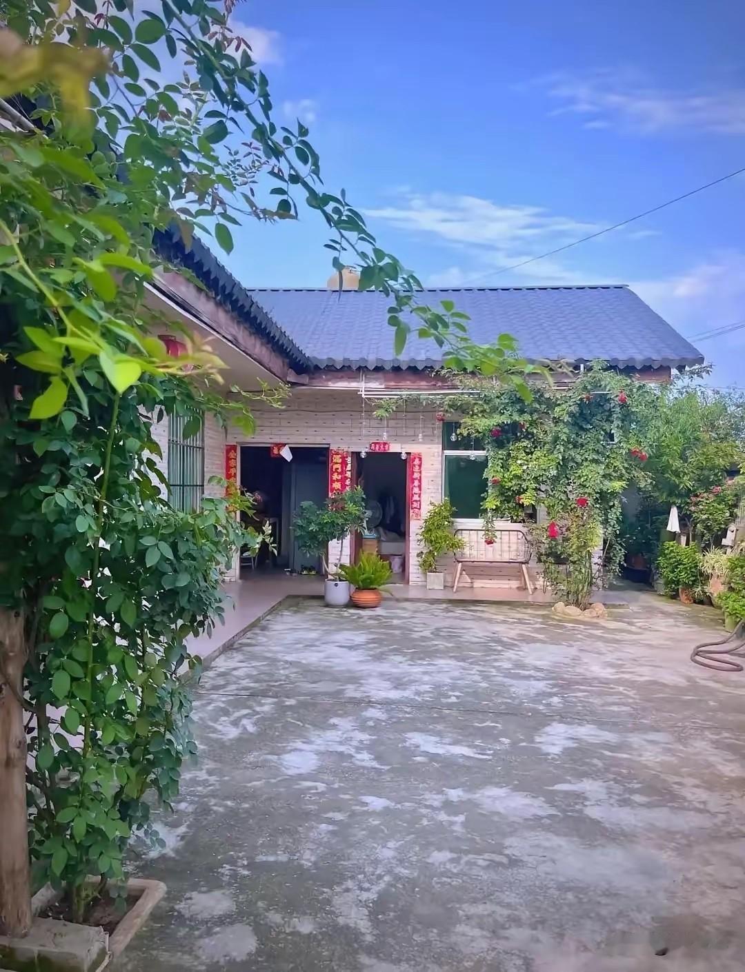 中秋给两位母亲各转三千，两种截然不同的反应，看完瞬间破防

中秋佳节，男子给丈母
