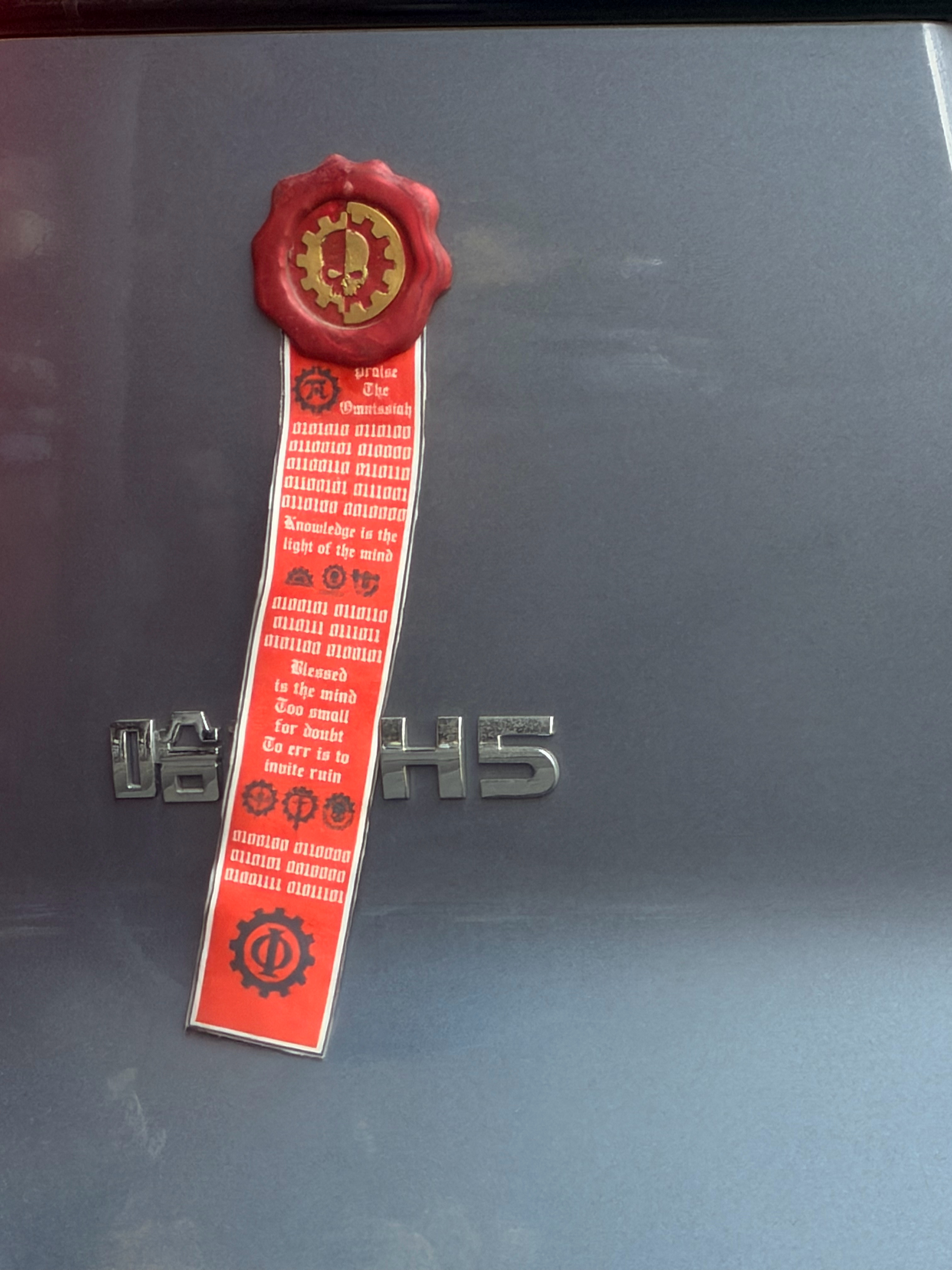 车后面贴的这个是啥啊 北京