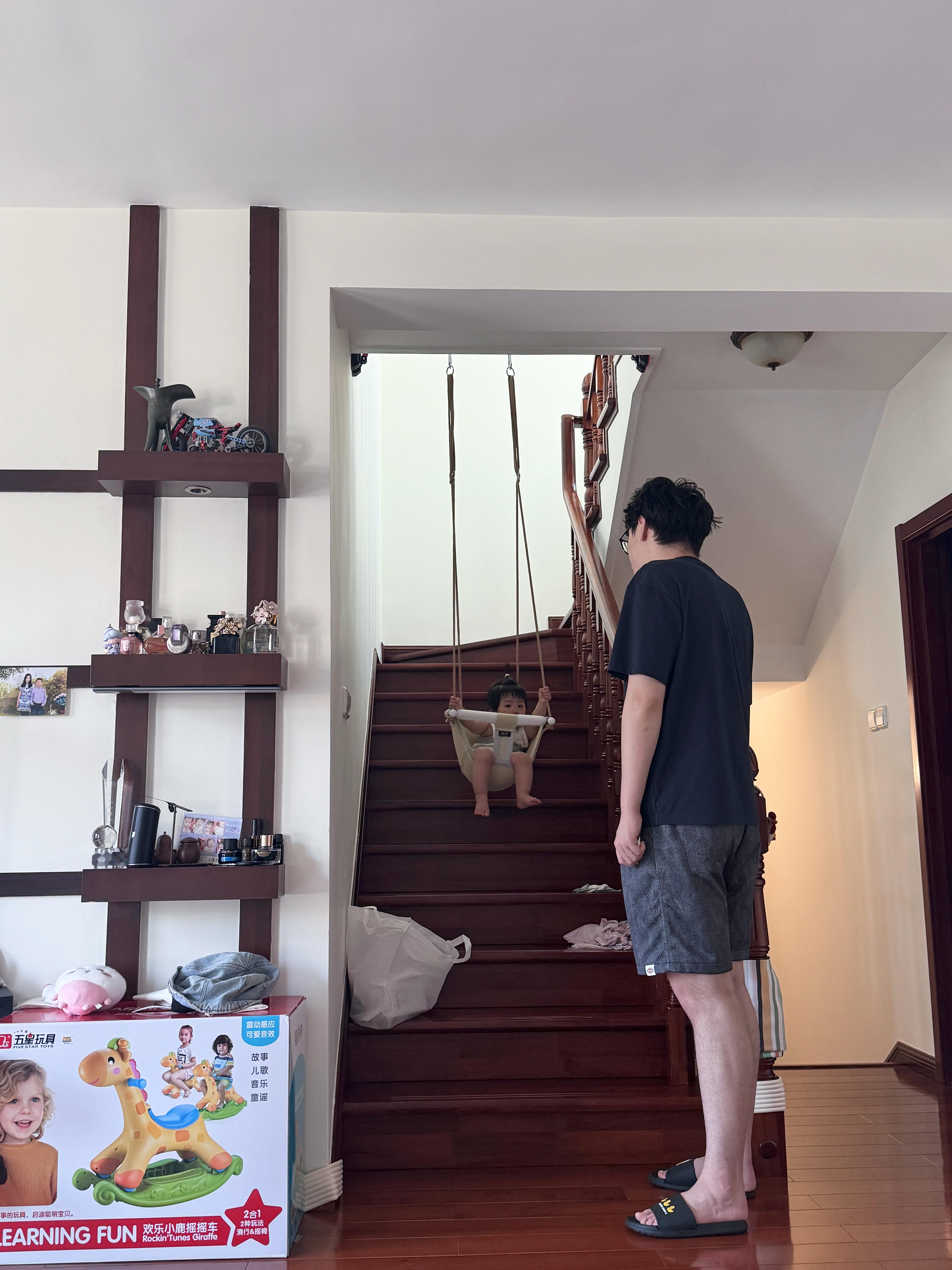 巨人舅舅和小小的我们 