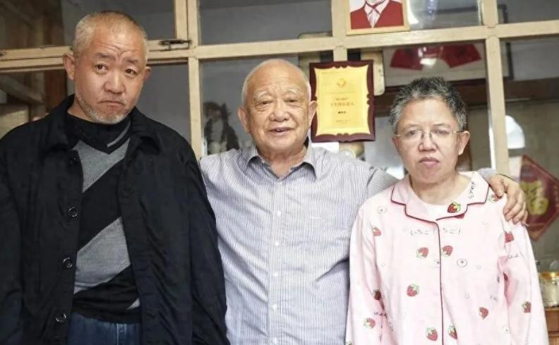 泪目了！国宝级核专家魏世杰夫妻都为中国核事业隐姓埋名26年，或许是受辐射影响，儿