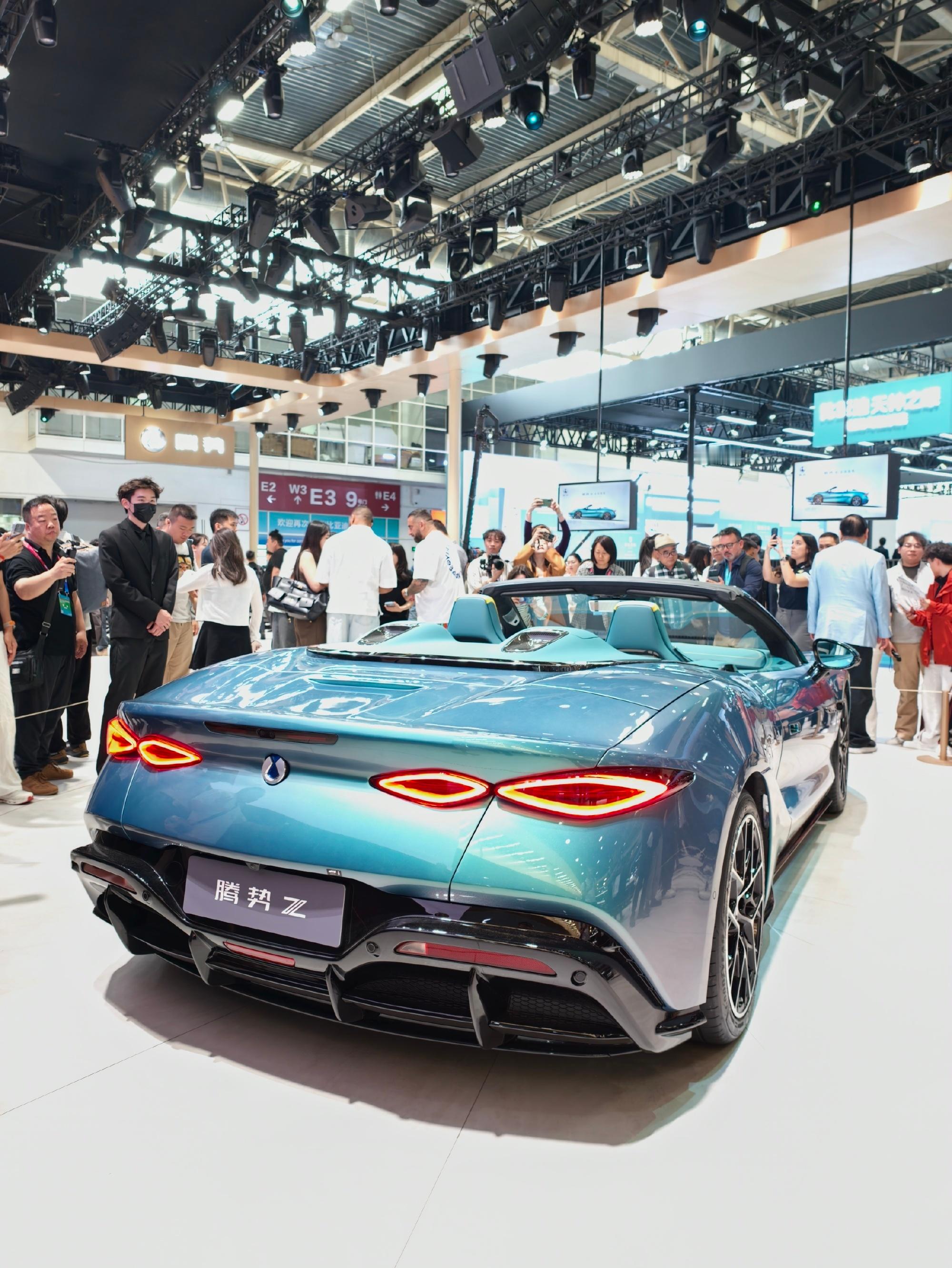 2026北京车展 一直在想谁能做个好看的新能源敞篷跑车，腾势干了。希望不要太贵，