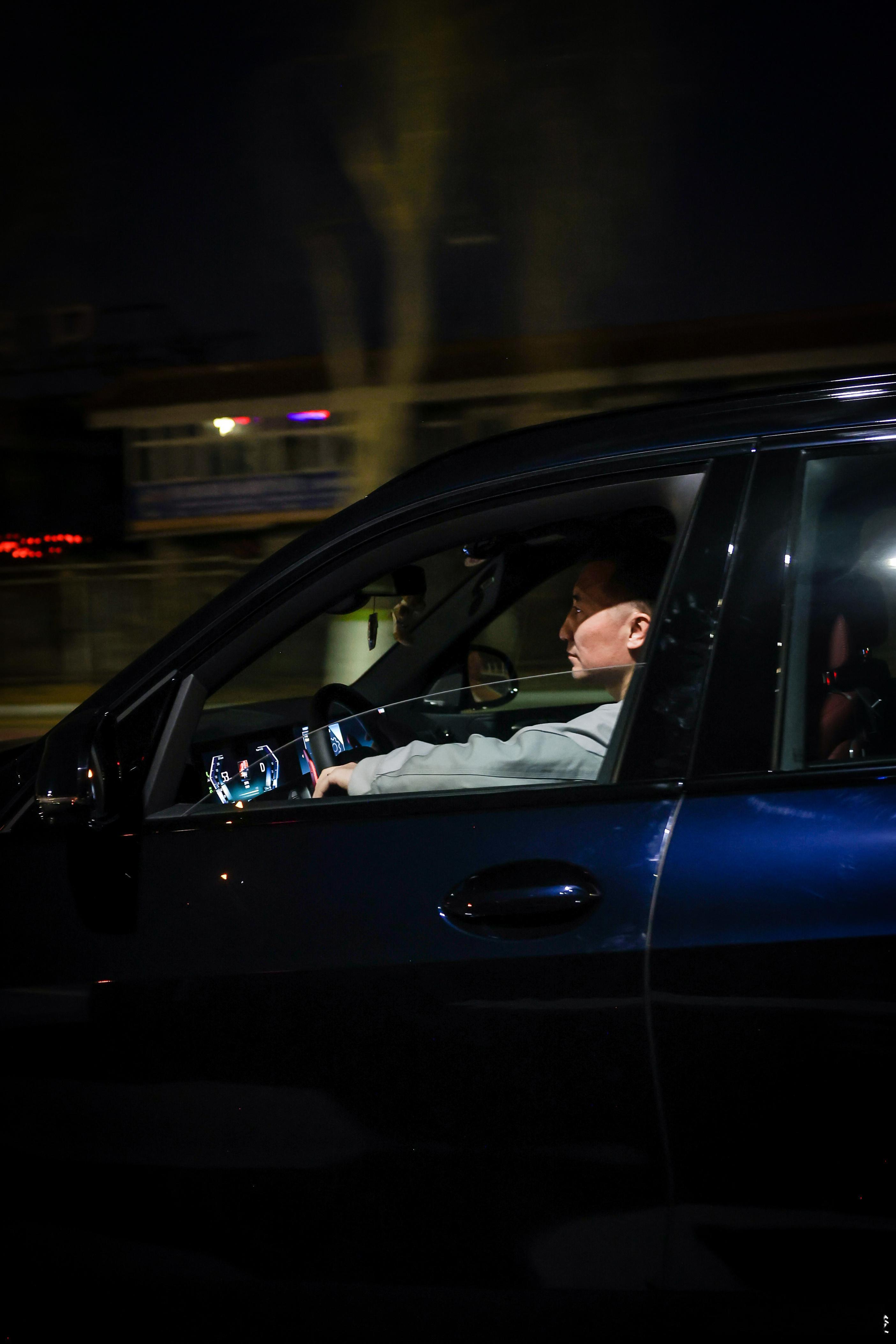 如果你无法预料未来，那就握紧手中的方向盘，走好当下的路。好梦~~~ 