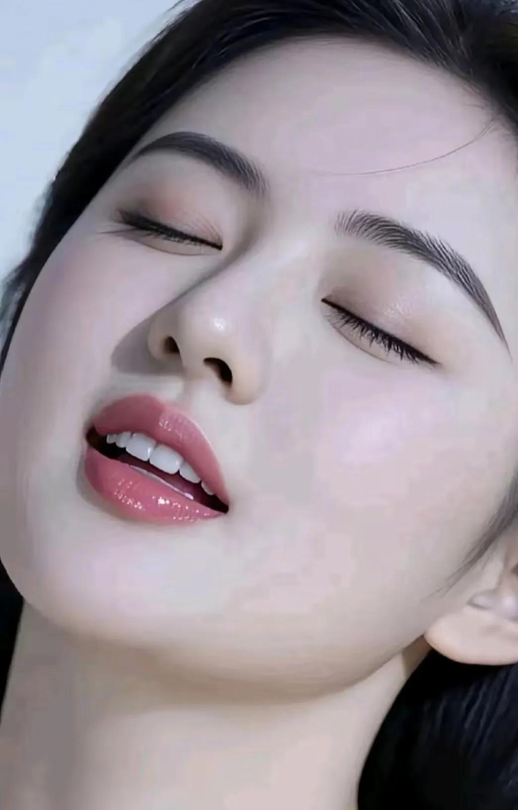 这世界上就没有真爱，只有爱，你走了，爱就走了，活着的爱，也会自然而然来，那就是爱