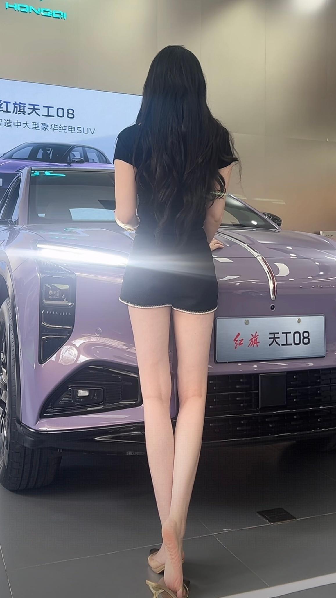 中大型豪华纯电SUV车灯很亮🙈 ​​​