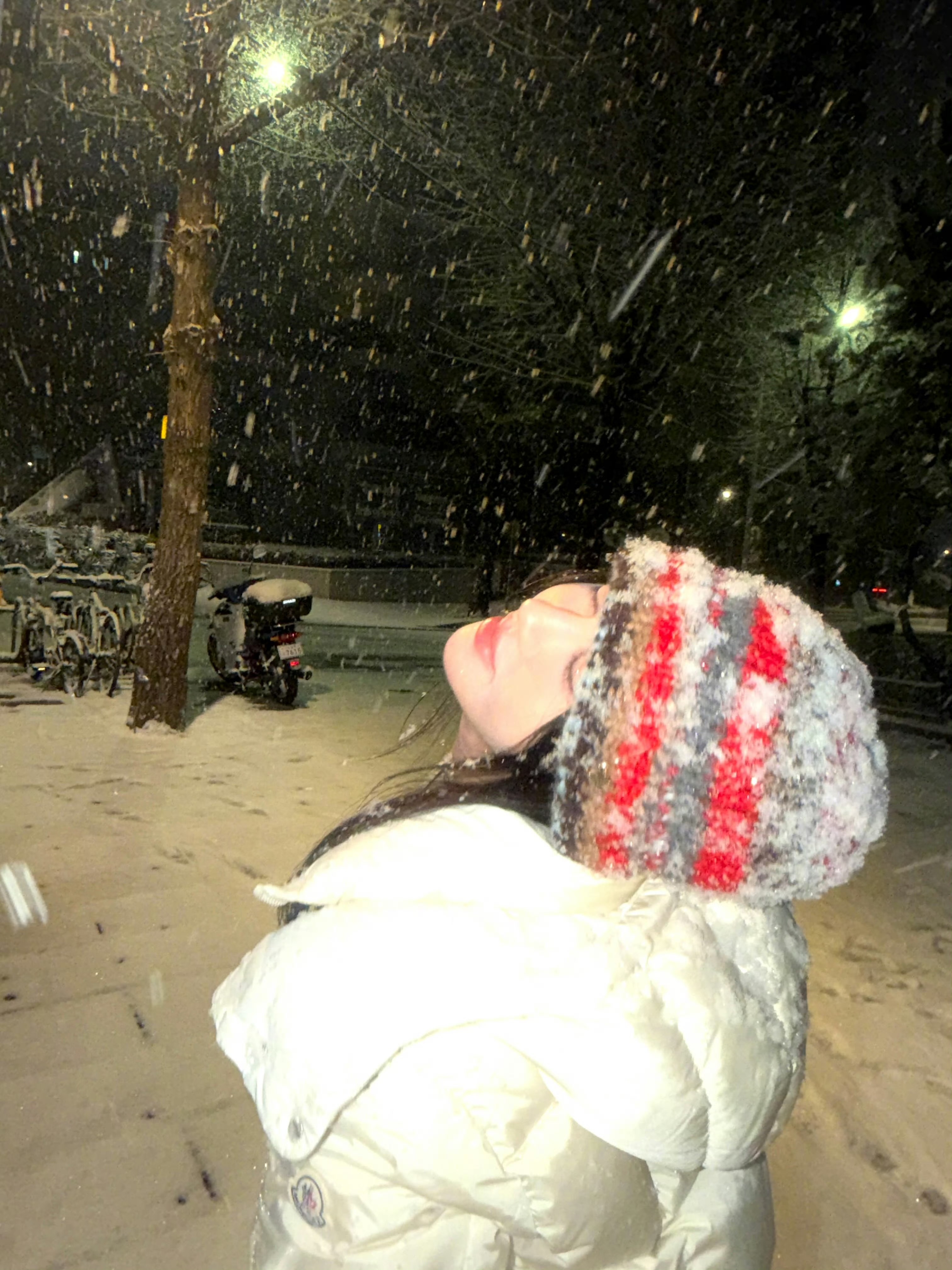 冬日限定版鞠婧祎又萌又美完全是小猫咪能不能cha个初雪