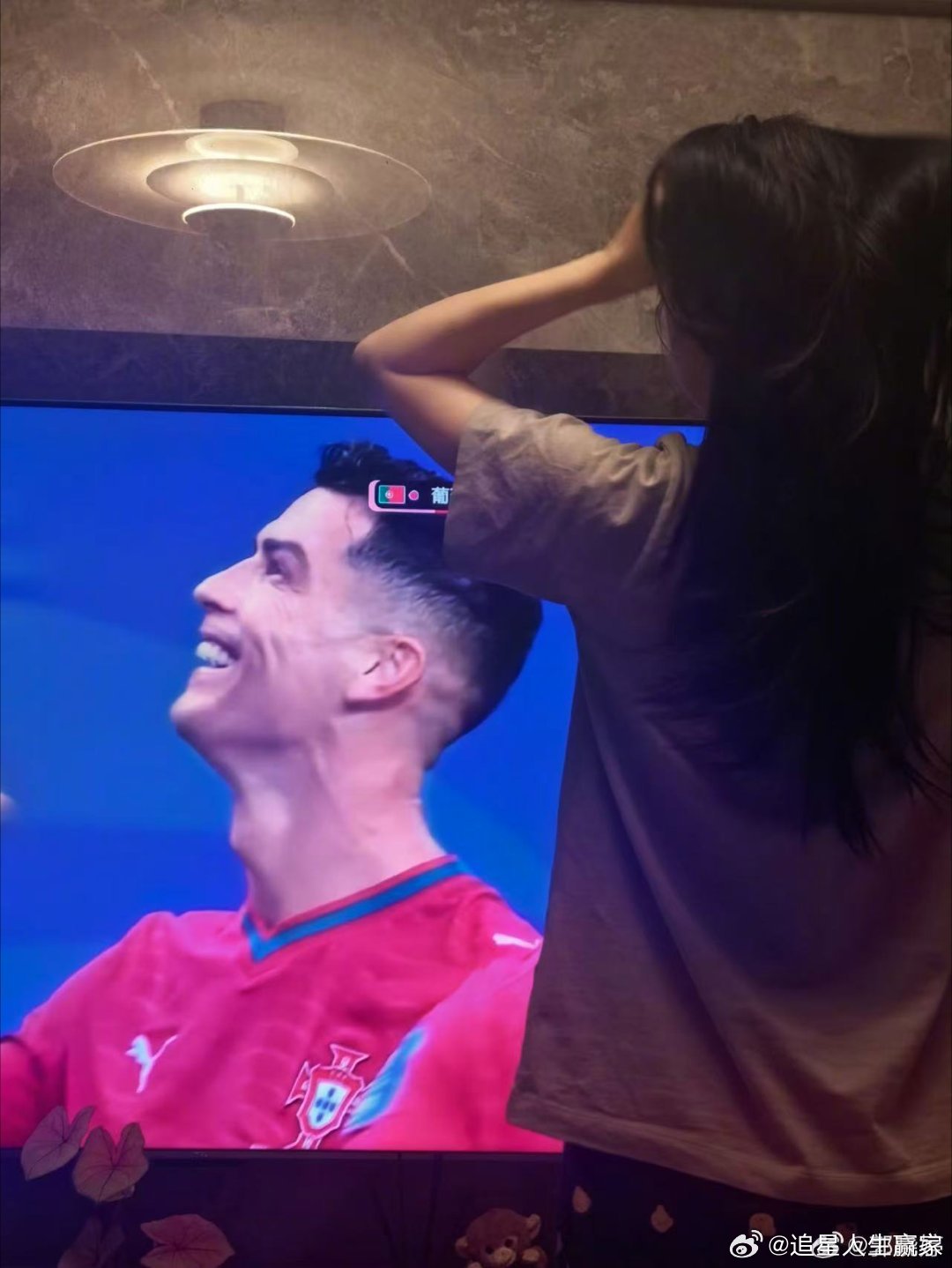 原来郭晓婷那么早就嗑上卡配罗了 她十年前的微博每条都是宝藏，那时候就嗑得这么上头
