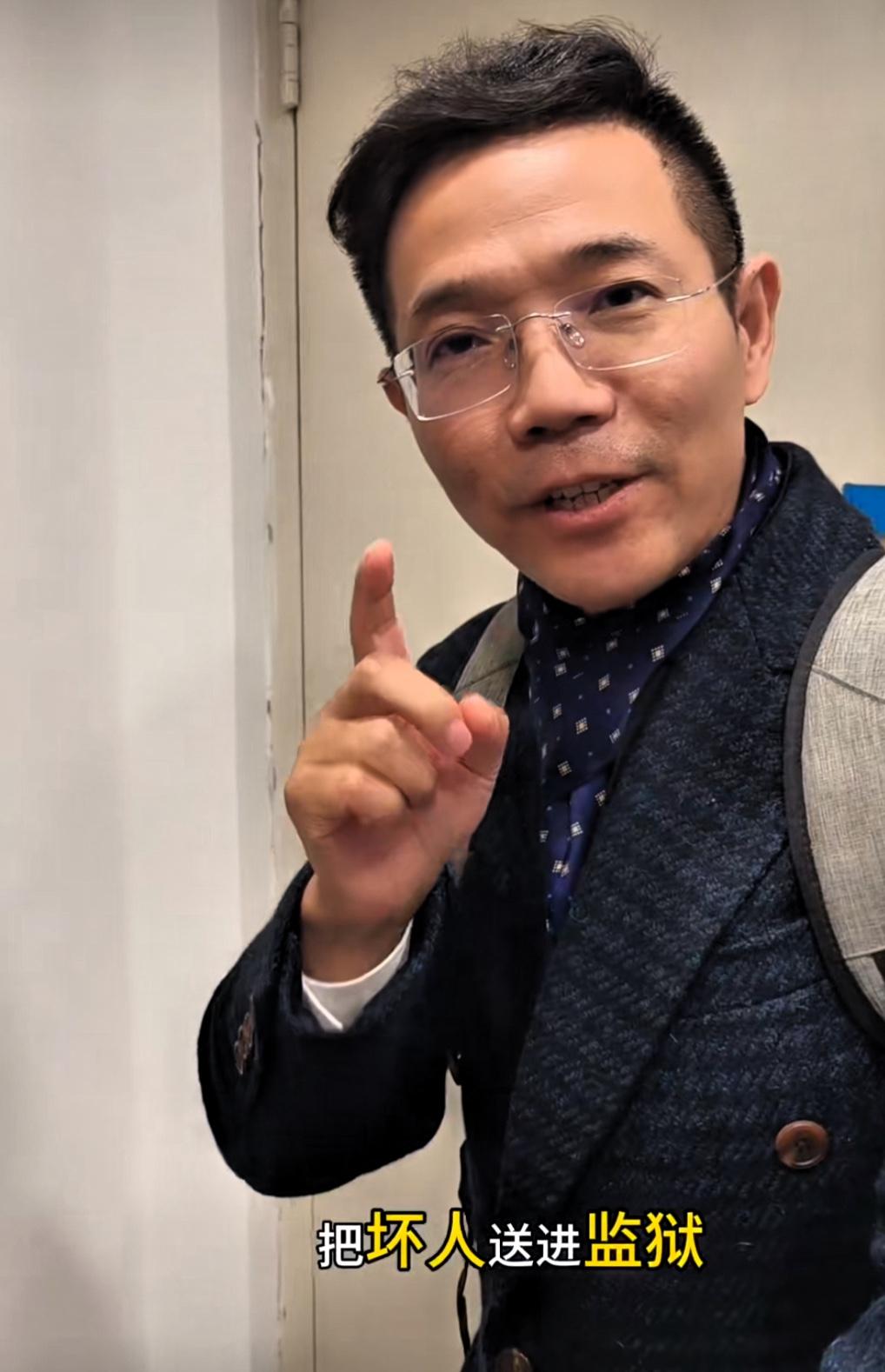 看李律深夜9点半才准备下班，突然就破防了！

刷到李律的视频，9点半了才准备下班