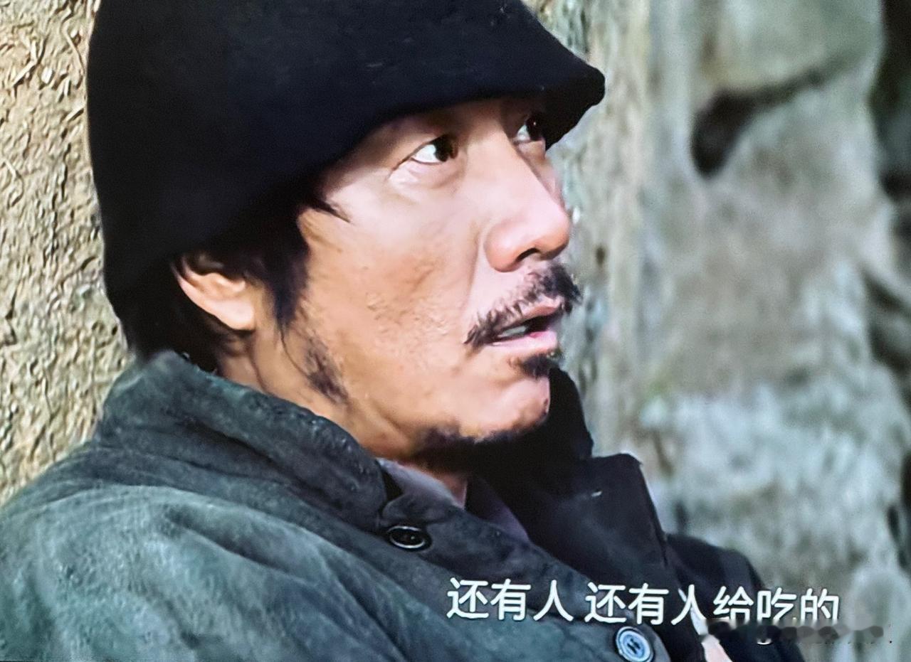 给大家隆重推荐一部非常非常非常好看的电视连续剧《归队》。
这部电视剧太感人了，全