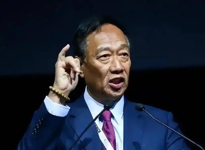 富士康崩得太突然！郭台铭绝对没料到，以前大陆工厂灯火通明的代工巨头，如今像破气球