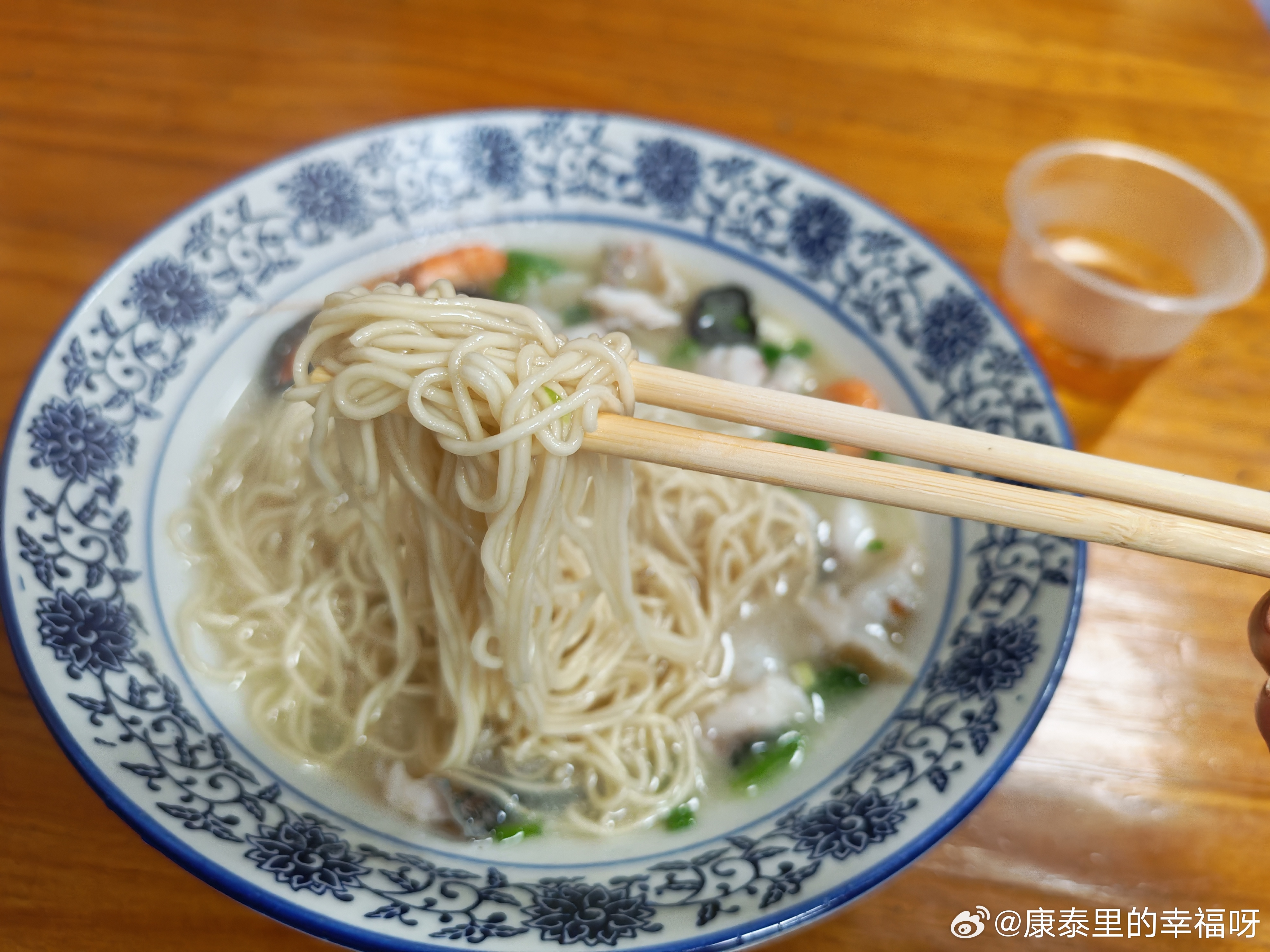 牛哥请我吃遍大街小巷的麺今日份黑鱼面，味道好吃 ​​​