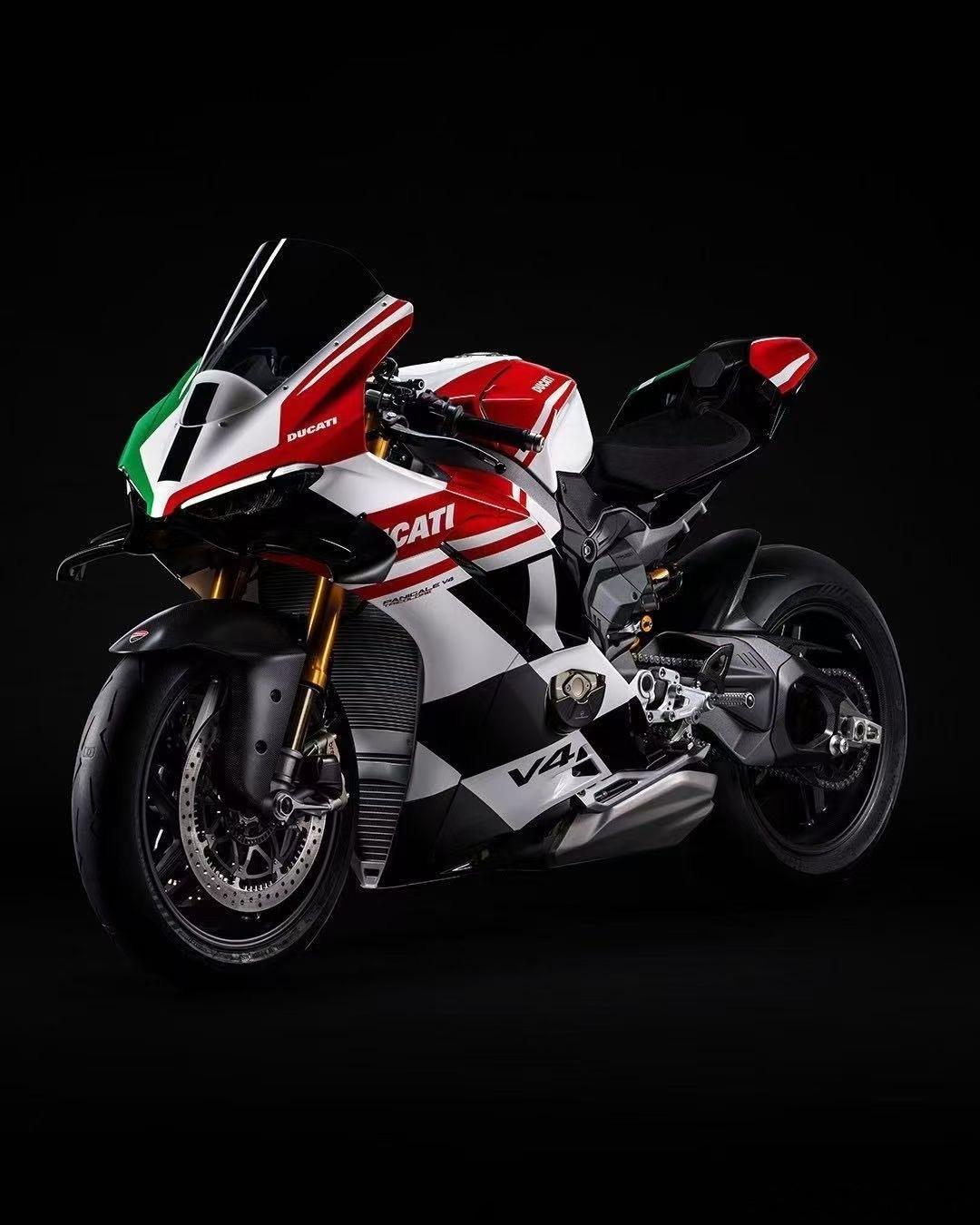 早上好，看个帅车吧！杜卡迪新款Panigale V4的限量版，全球限量1000台