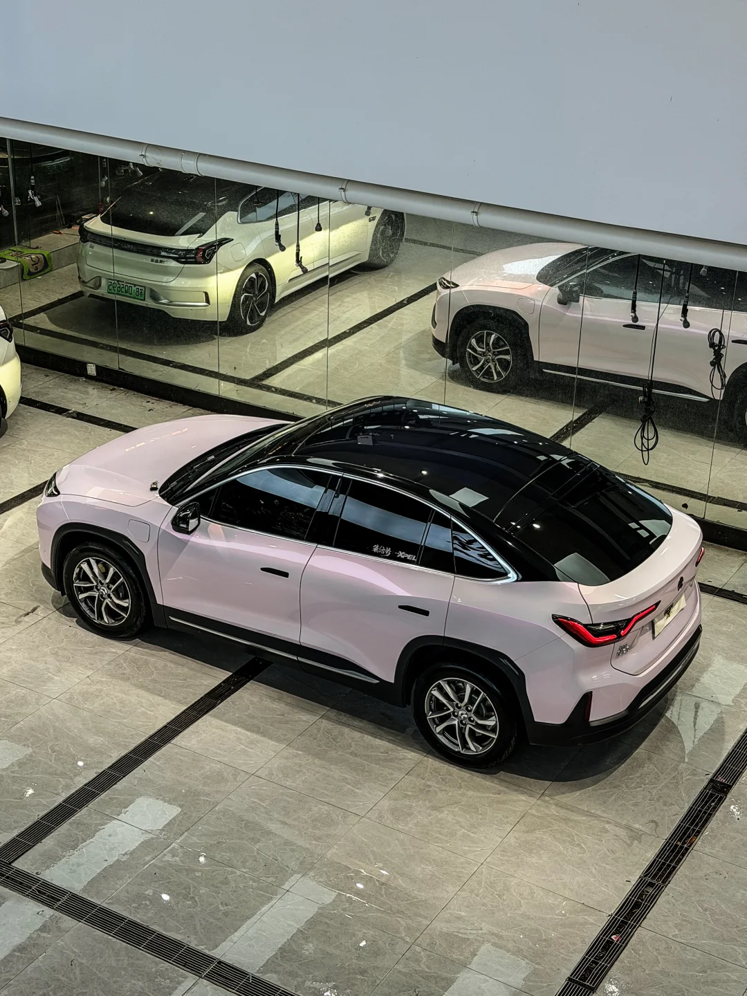 Hey, take a look，老蔚来也是NIO的线条～