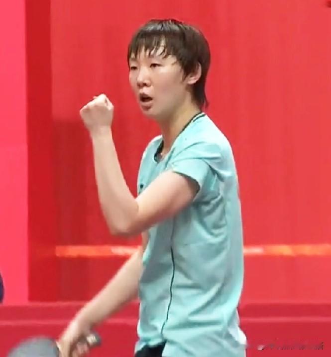 王曼昱女单夺冠，孙颖莎女单亚军。
王曼昱和莎莎实力伯仲之间，就看谁场上发挥更好。
