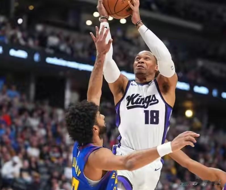 掘金刚艰难战胜火箭，国王渔翁得利128比123战胜背靠背的掘金！威少末节独得15