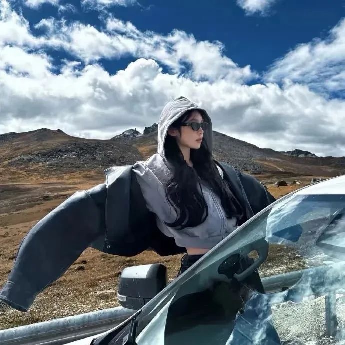 看开点吧，这时代，连上过都不算什么，何况只是爱过。 ​​​