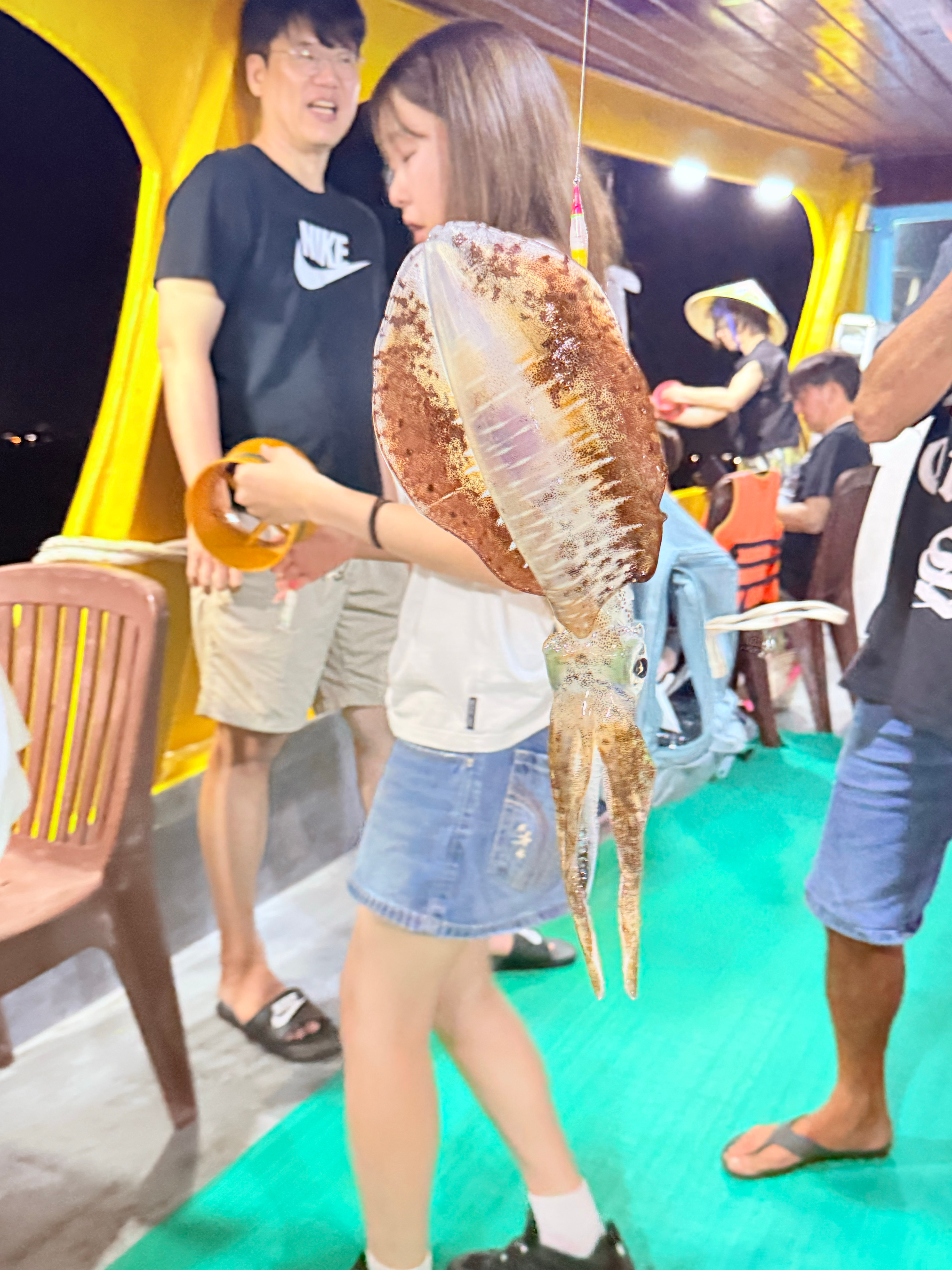 夜掉鱿鱼变成夜勾鱿鱼🦑今天宵夜就是鱿鱼刺身了 